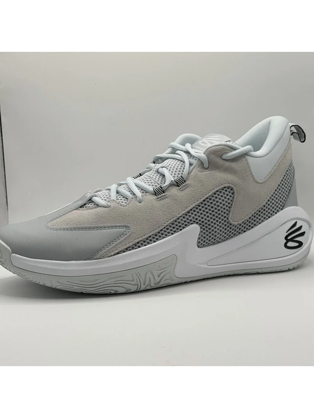 Under Armour's Steph Curry 3Z 25 SDE Gray Men's Size 13 Basketball Sneaker